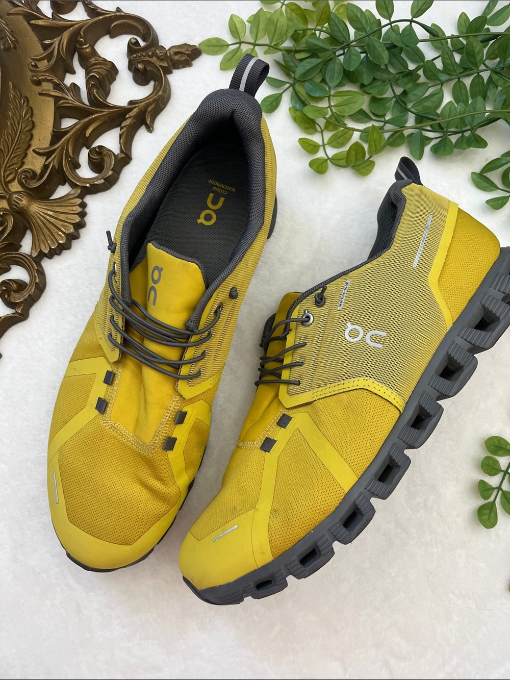 On Cloud Running Yellow and Gray Cloud Men's Athletic Shoes size M 13